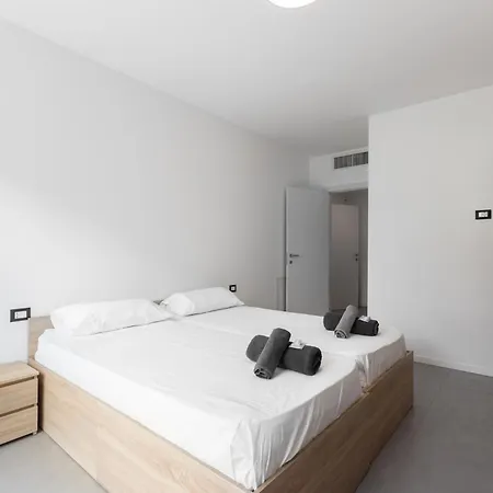 San Siro 700 M - 20 Min - Apt2 Daire *